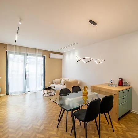 Tirent Apartment-modern Bedrooms Near Liqeni I Thate ティラナ