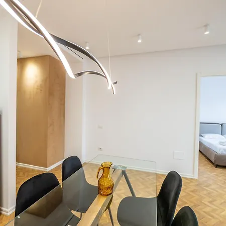 Tirent Apartment-modern Bedrooms Near Liqeni I Thate ティラナ