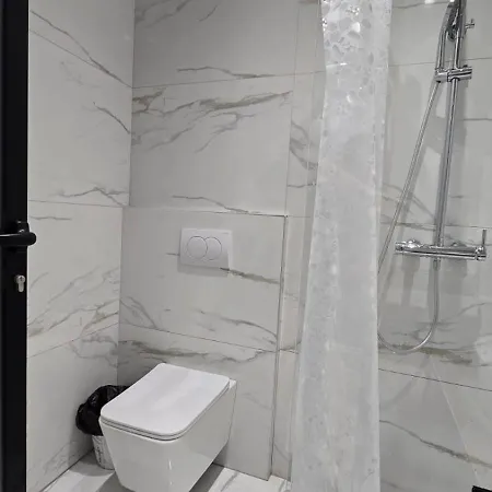 Tirent Apartment-modern Bedrooms Near Liqeni I Thate