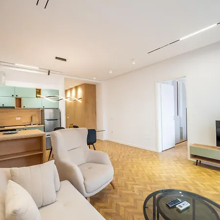 Appartamento Tirent Apartment-modern Bedrooms Near Liqeni I Thate Tirana
