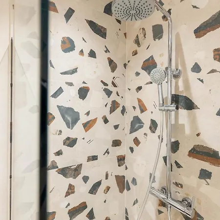 Tirent Apartment-modern Bedrooms Near Liqeni I Thate *