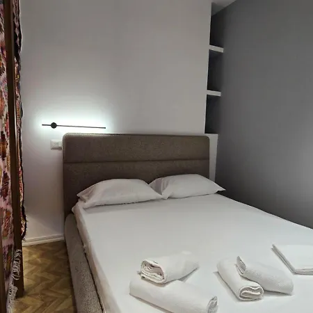 Tirent Apartment-modern Bedrooms Near Liqeni I Thate Apartman Tirana