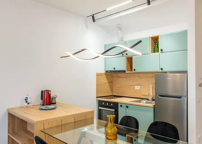 Tirent Apartment-modern Bedrooms Near Liqeni I Thate * 地拉那