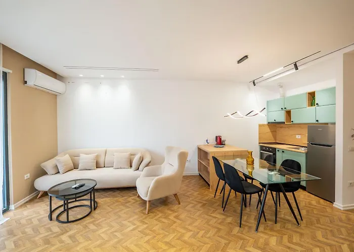 Tirent Apartment-modern Bedrooms Near Liqeni I Thate