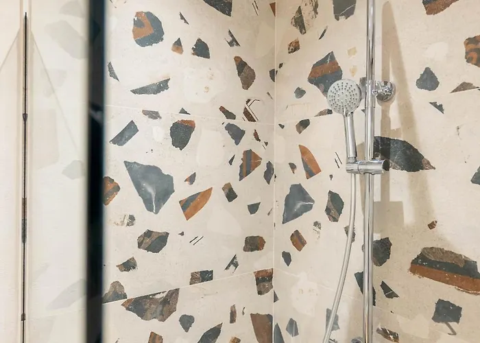 Tirent Apartment-modern Bedrooms Near Liqeni I Thate *