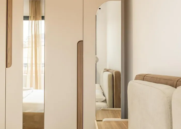 Tirent Apartment-modern Bedrooms Near Liqeni I Thate *