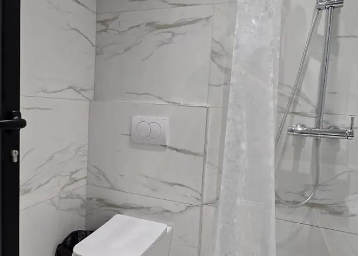 Tirent Apartment-modern Bedrooms Near Liqeni I Thate