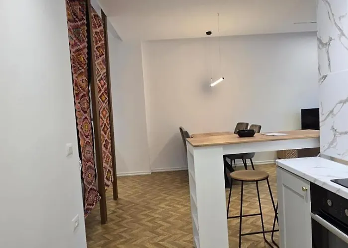 Tirent Apartment-modern Bedrooms Near Liqeni I Thate 公寓 地拉那